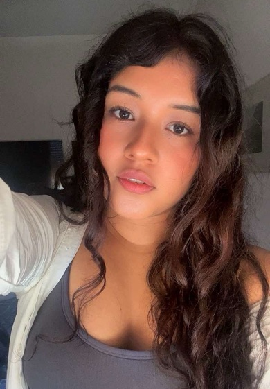 Girl on camera during a 1-on-1 video chat